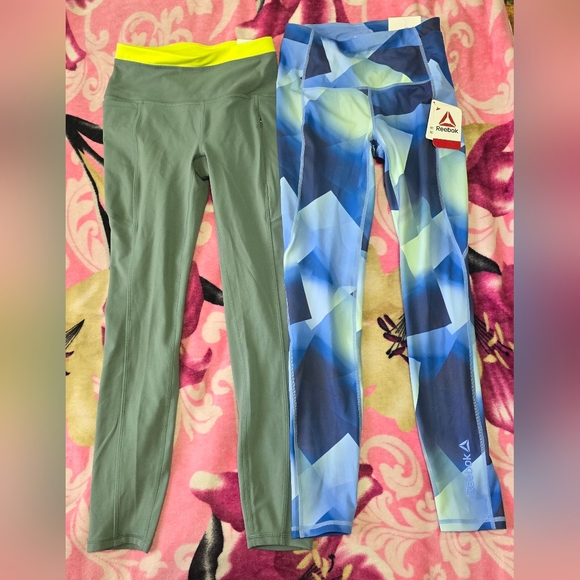 Reebok Pants - 2 Reebok Women's Printed High Rise 7/8 Leggings With Side Pockets.